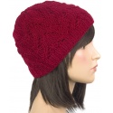 Klasyczna zimowa czapka damska z ażurowym splotem: czerwona